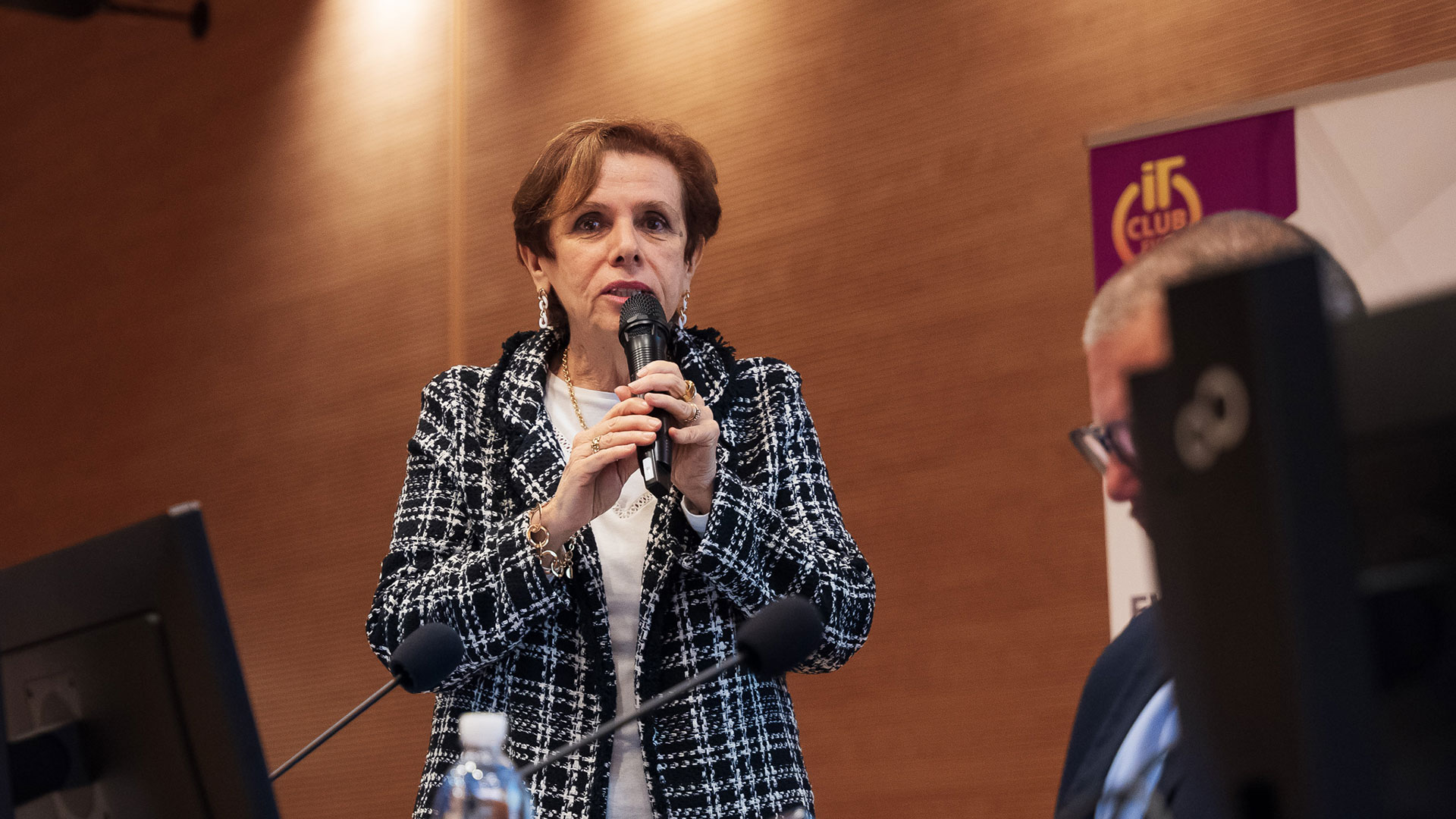 Anna Vaccarelli durante un intervento al Digital Security Festival