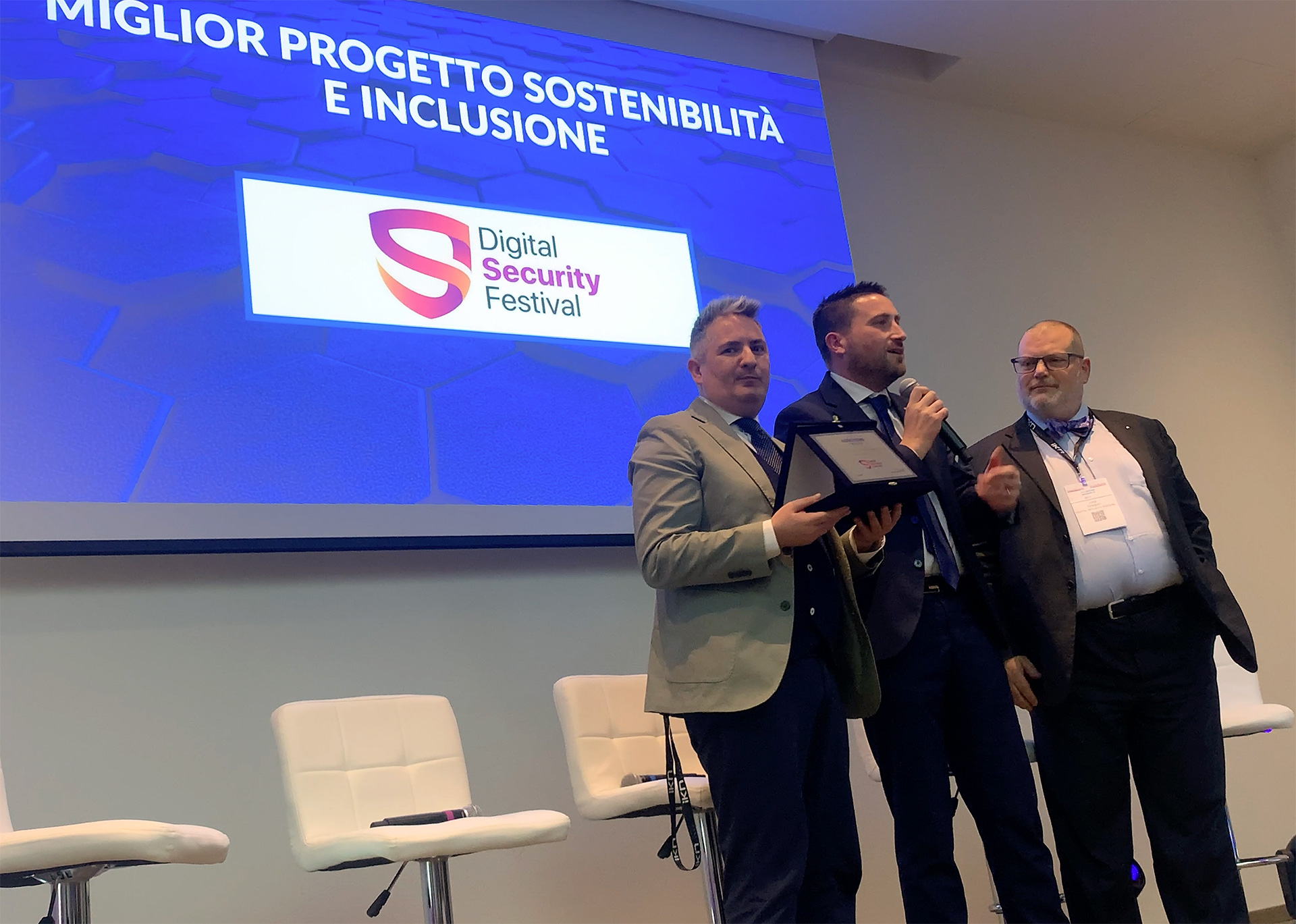 Il direttivo del Digital Security Festival alla premiazione del GoBeyond Award 2025